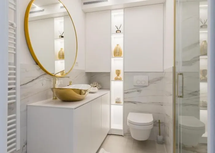 Experience Luxury In The Heart Of *